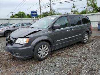  Salvage Chrysler Minivan