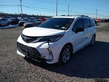  Salvage Toyota Sienna