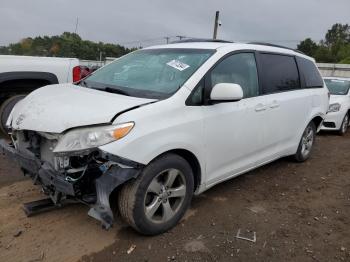  Salvage Toyota Sienna