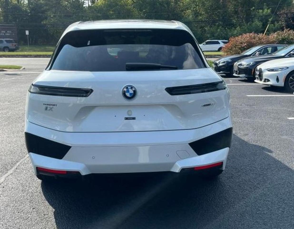 BMW Ix Xdrive5 Xdrive50 Image 12