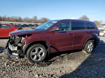  Salvage Toyota Highlander