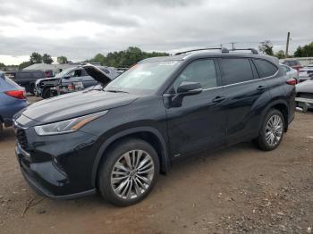  Salvage Toyota Highlander