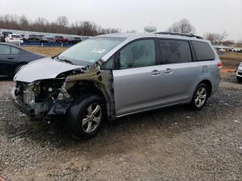  Salvage Toyota Sienna