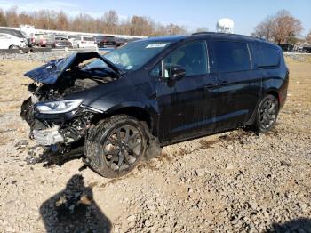  Salvage Chrysler Pacifica