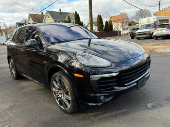  Salvage Porsche Cayenne