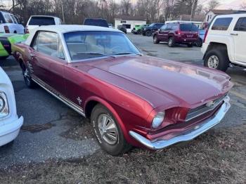  Salvage Ford Mustang