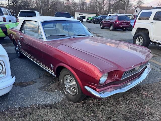  Salvage Ford Mustang