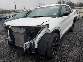  Salvage Ford Explorer