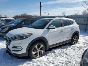  Salvage Hyundai TUCSON