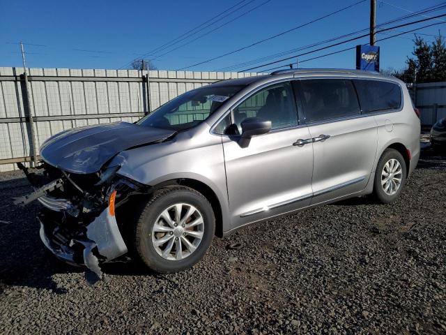  Salvage Chrysler Pacifica