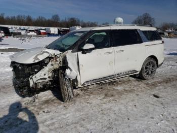  Salvage Kia Carnival