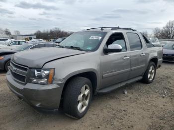  Salvage Chevrolet Avalanche