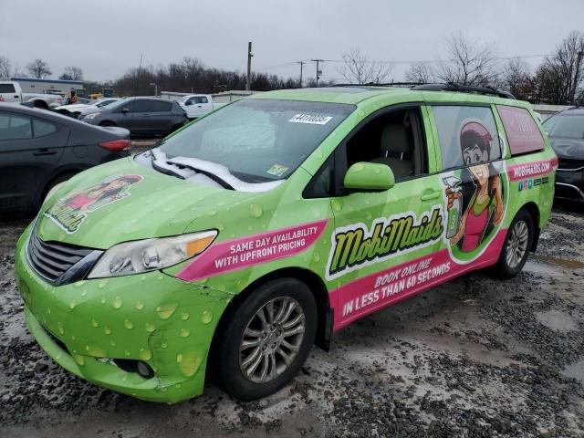  Salvage Toyota Sienna