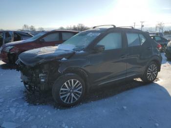  Salvage Nissan Kicks