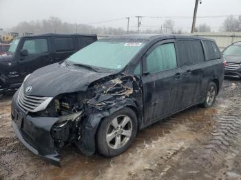  Salvage Toyota Sienna