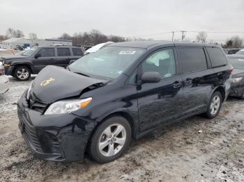  Salvage Toyota Sienna