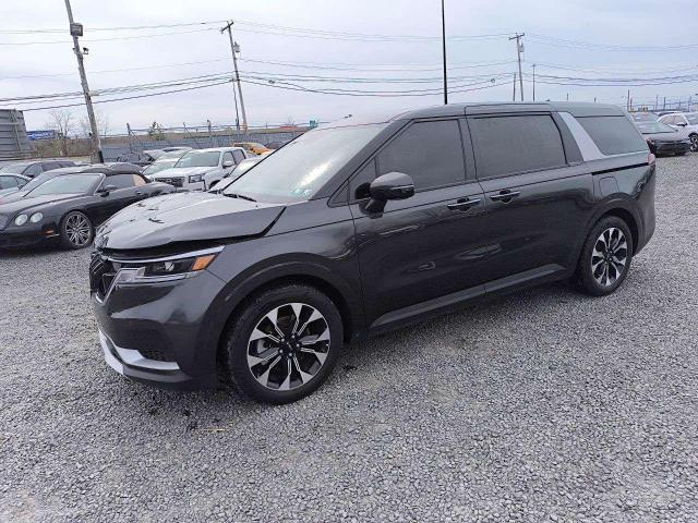  Salvage Kia Carnival