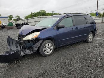  Salvage Toyota Sienna