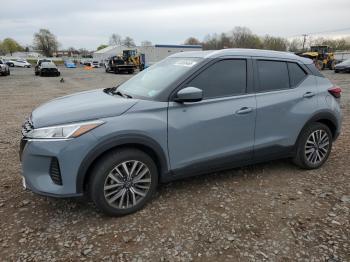  Salvage Nissan Kicks