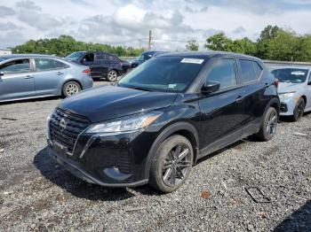  Salvage Nissan Kicks