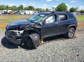  Salvage Jeep Cherokee