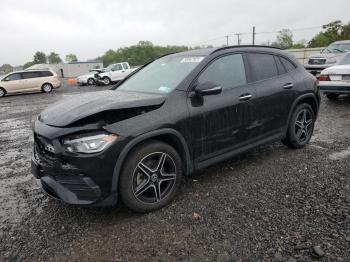 Salvage Mercedes-Benz GLA