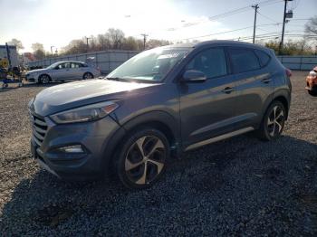  Salvage Hyundai TUCSON