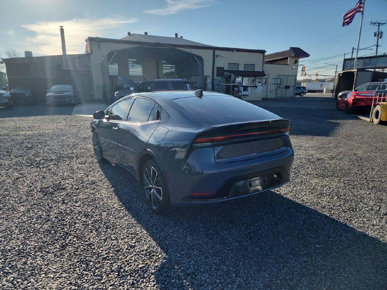 Toyota Prius Le Image 6