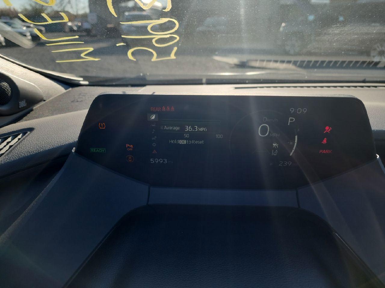 Toyota Prius Le Image 13