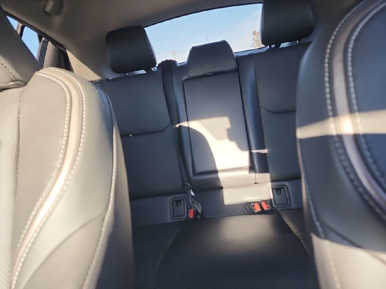 Toyota Prius Le Image 5