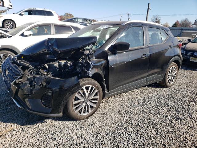  Salvage Nissan Kicks