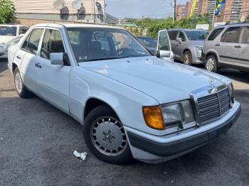  Salvage Mercedes-Benz 300-Class