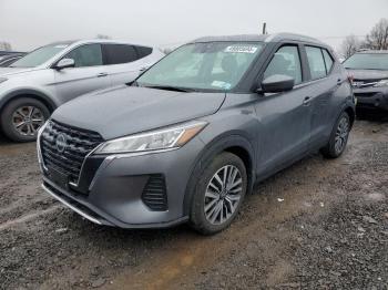  Salvage Nissan Kicks