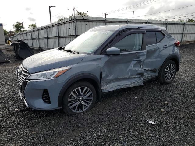  Salvage Nissan Kicks