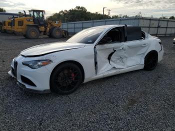  Salvage Alfa Romeo Giulia
