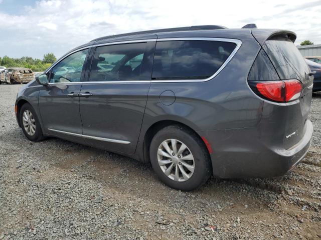 Chrysler Pacifica Touring L Image 2