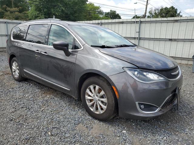 Chrysler Pacifica Touring L Image 4