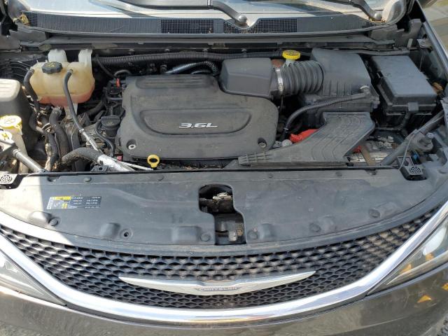 Chrysler Pacifica Touring L Image 13