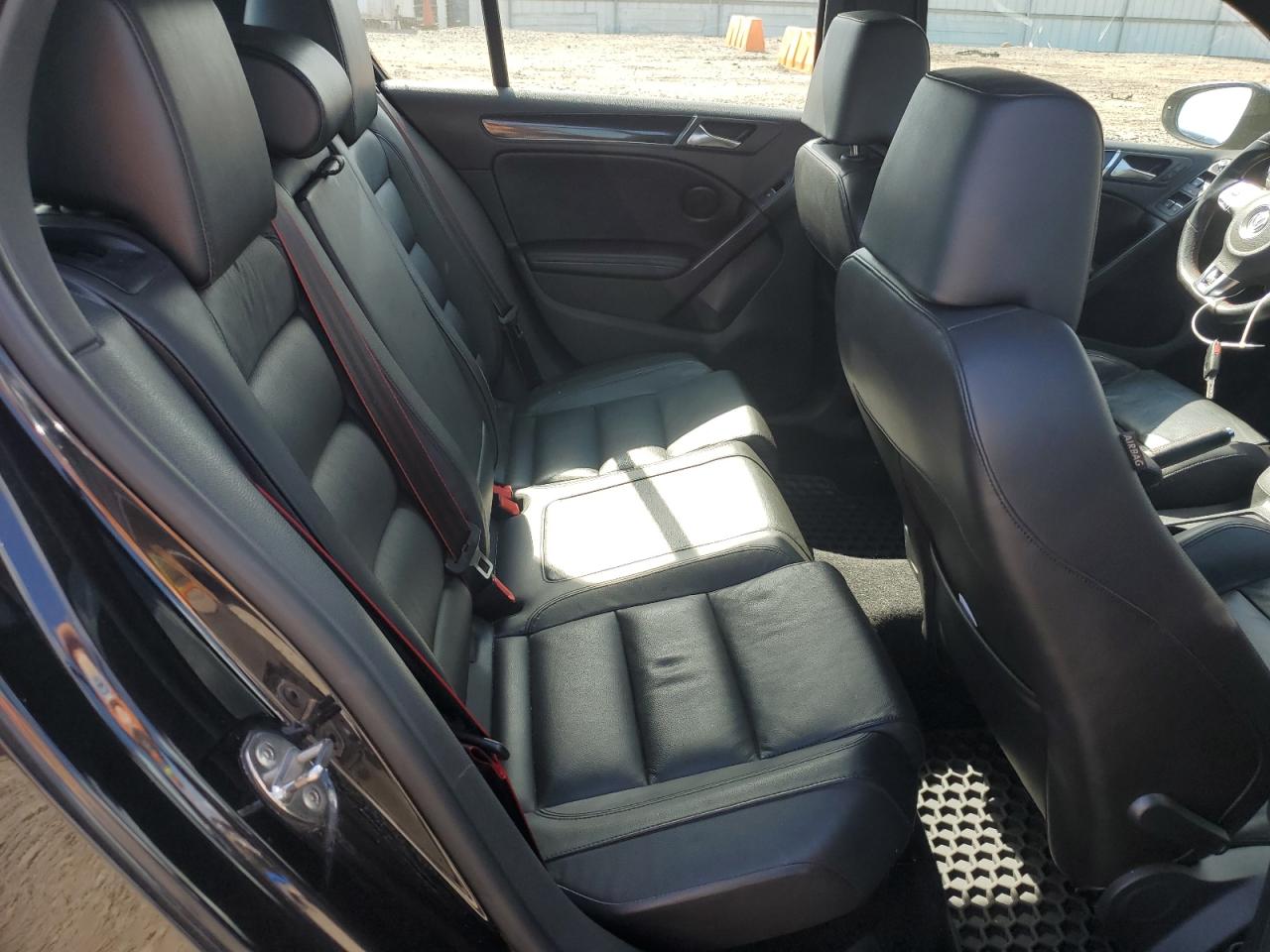 Volkswagen GTI Image 7