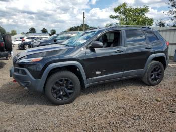  Salvage Jeep Cherokee