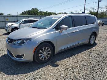  Salvage Chrysler Pacifica