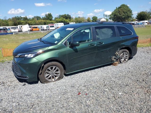  Salvage Toyota Sienna