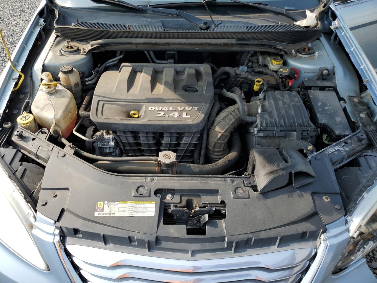 Chrysler 200 Lx Image 9