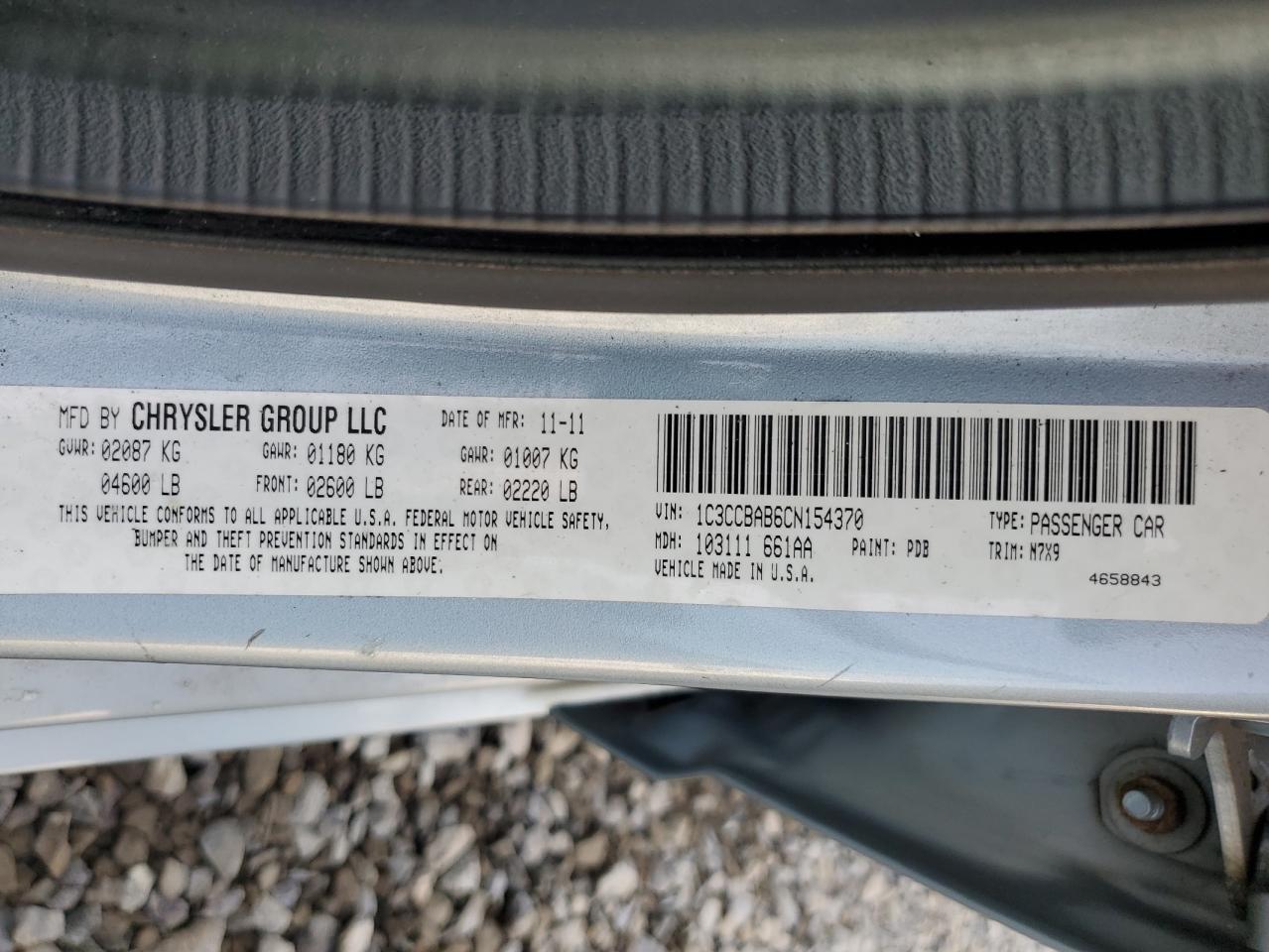 Chrysler 200 Lx Image 8