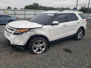  Salvage Ford Explorer