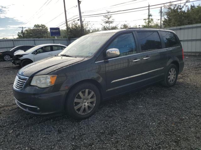  Salvage Chrysler Minivan