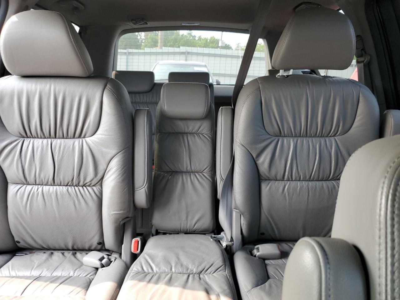 Honda Odyssey Touring Image 11