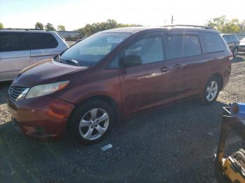  Salvage Toyota Sienna
