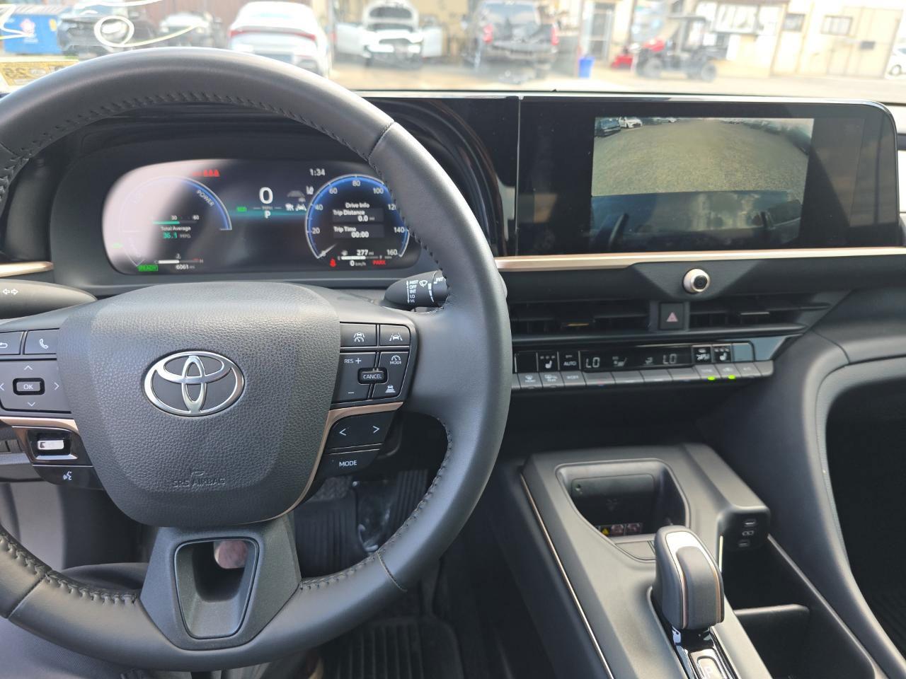 Toyota Crown Xle Xle Image 3