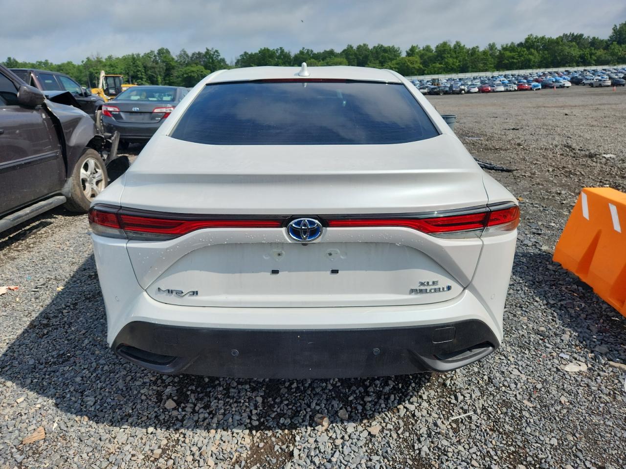 Toyota Mirai Le Image 10